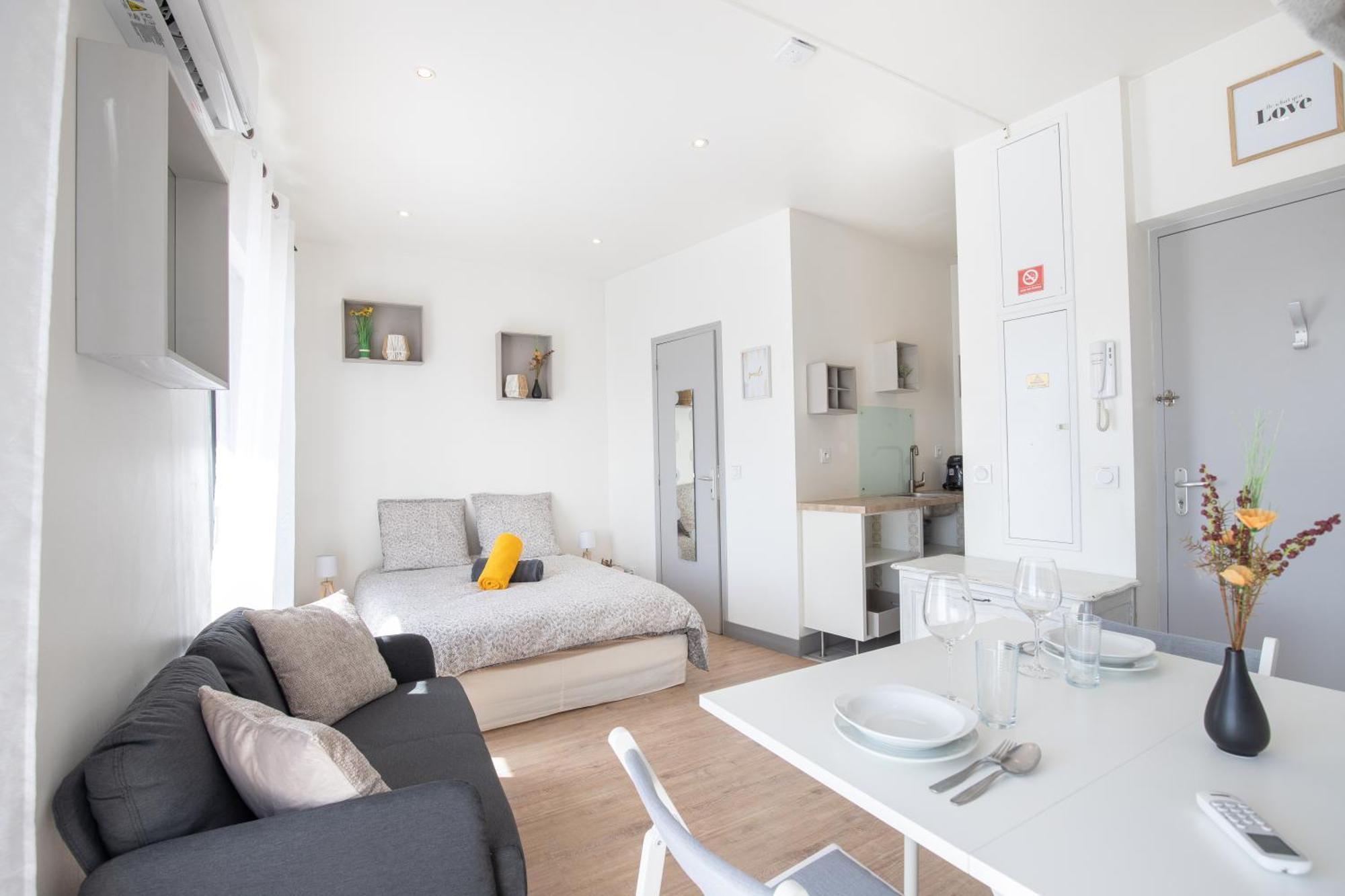 Appartement Le Partage Des Eaux - 4 Couchages - Hypercentre - Clim - Wifi à LʼIsle-sur-la-Sorgue Extérieur photo