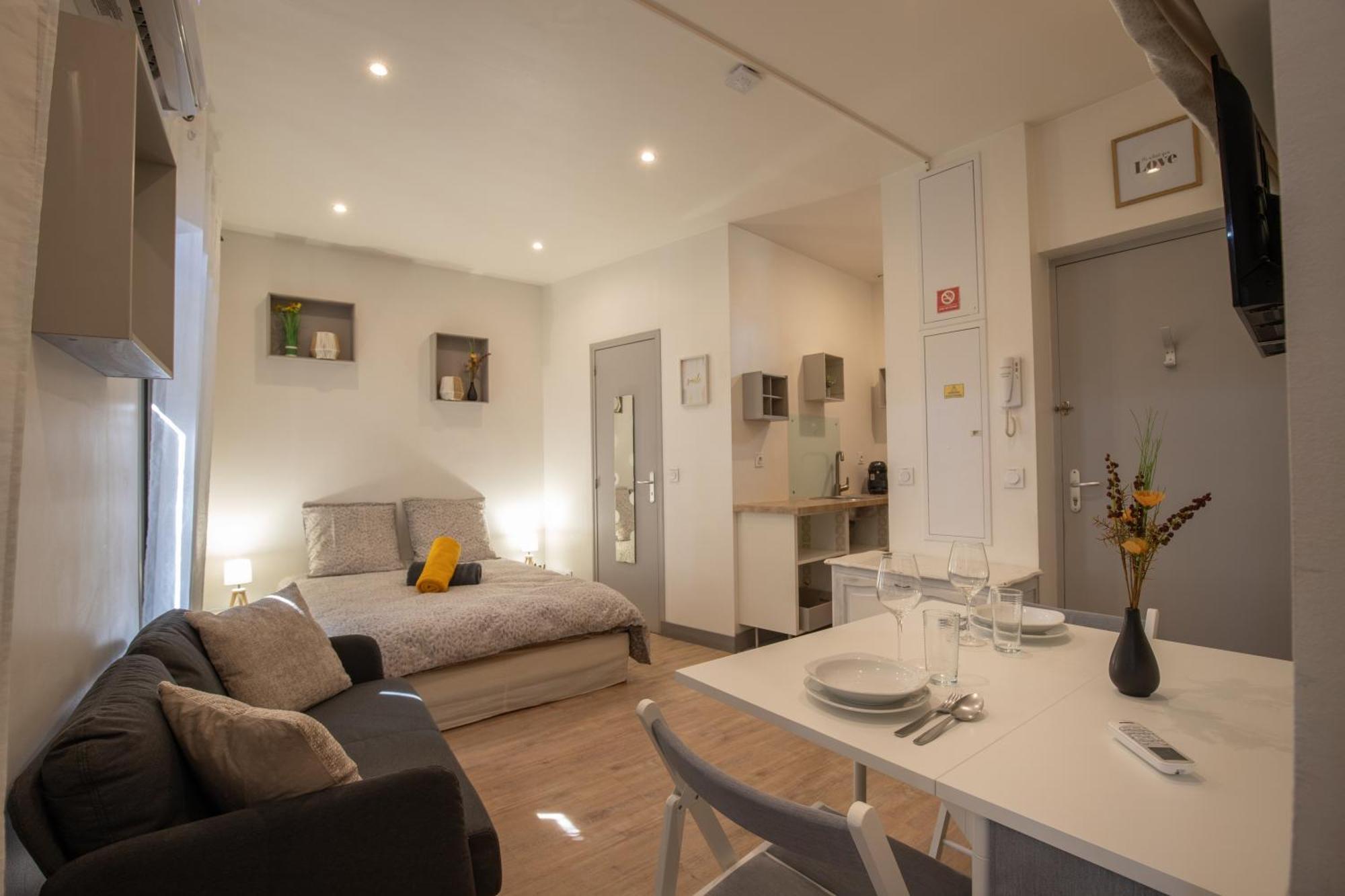 Appartement Le Partage Des Eaux - 4 Couchages - Hypercentre - Clim - Wifi à LʼIsle-sur-la-Sorgue Extérieur photo