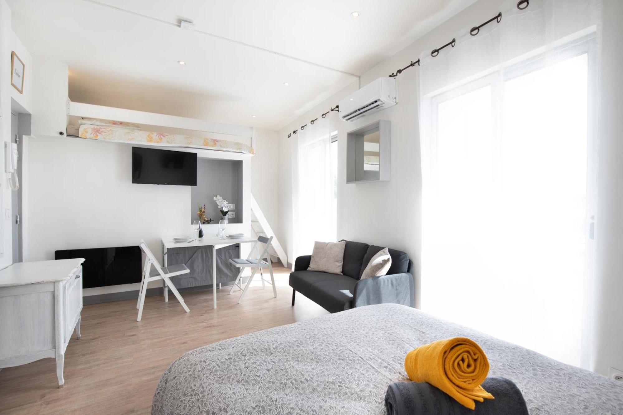 Appartement Le Partage Des Eaux - 4 Couchages - Hypercentre - Clim - Wifi à LʼIsle-sur-la-Sorgue Extérieur photo